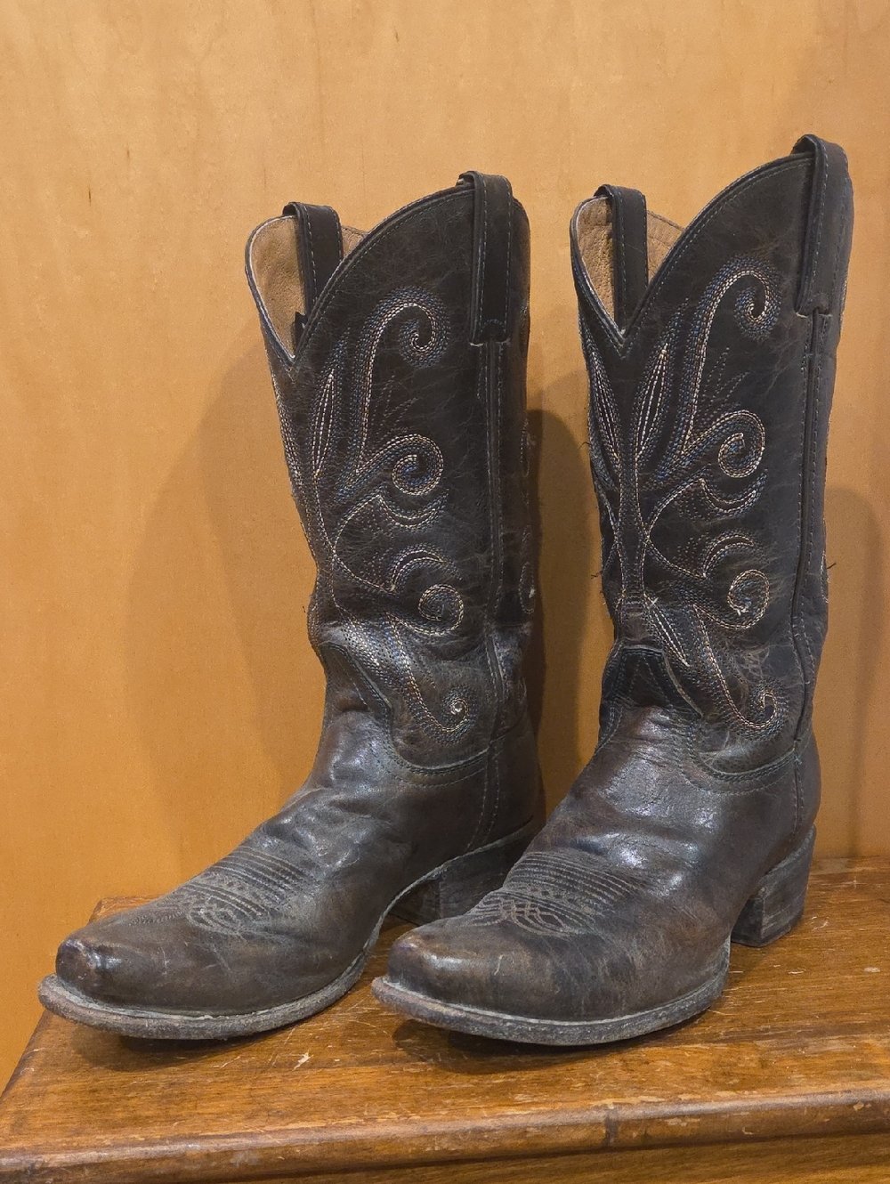 Snip Toe Leather Cowboy Boots Brown W/ Turquoise And White Stitching Women's 9